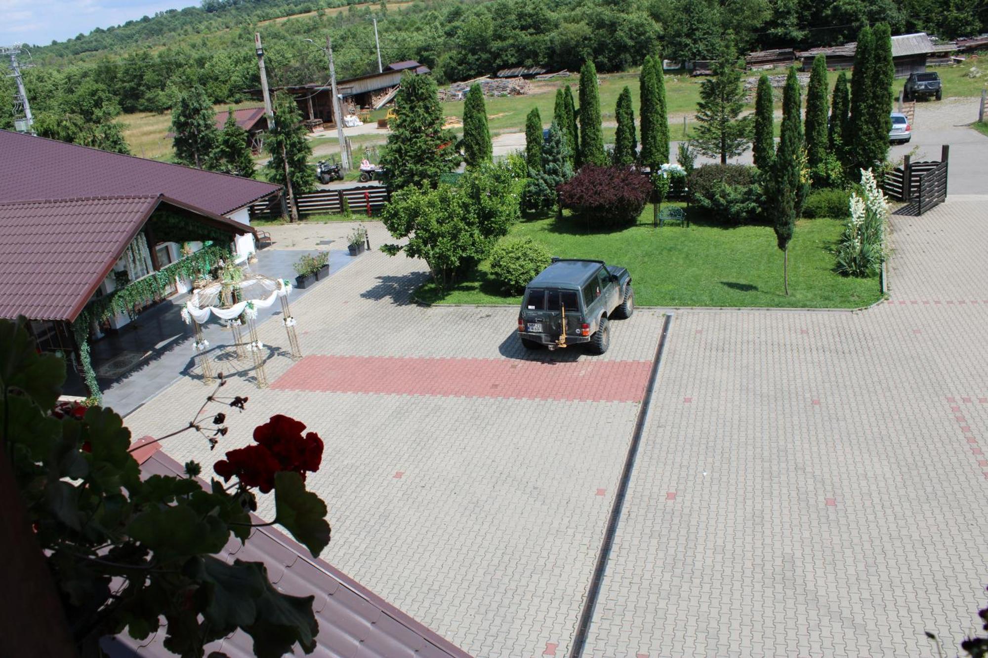 Hotel Complex Pastravul Sapanta Săpînţa Exterior foto